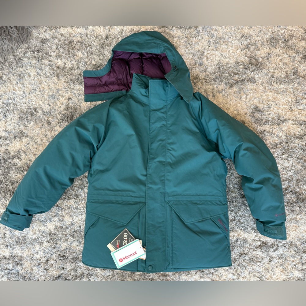 NWT MARMOT Mammoth Gore-Tex Parka. Size Medium.